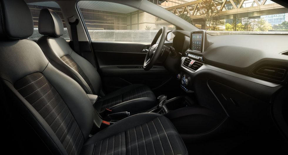 Hyundai-HB20-interior-asiento-980x527